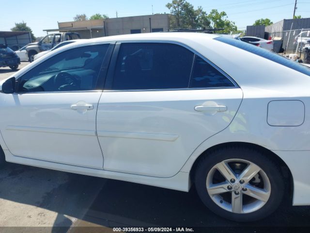 4T1BF1FK2EU317117 Toyota CAMRY SE