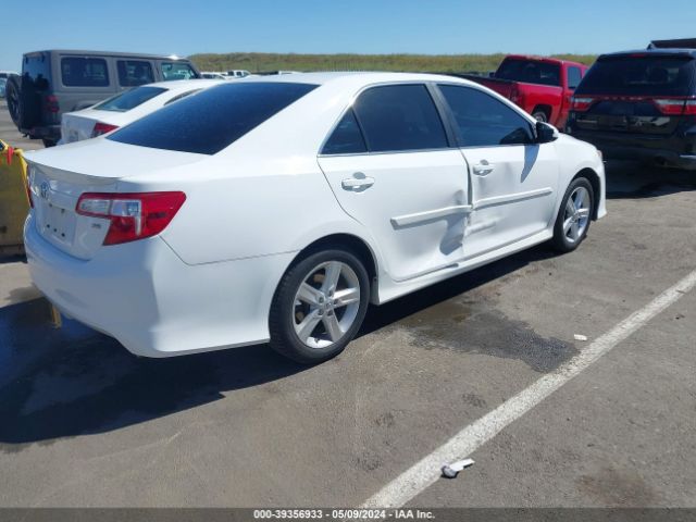 4T1BF1FK2EU317117 Toyota CAMRY SE