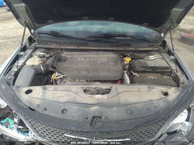 Chrysler 200 S 2015 1C3CCCBB3FN626579 Image 10