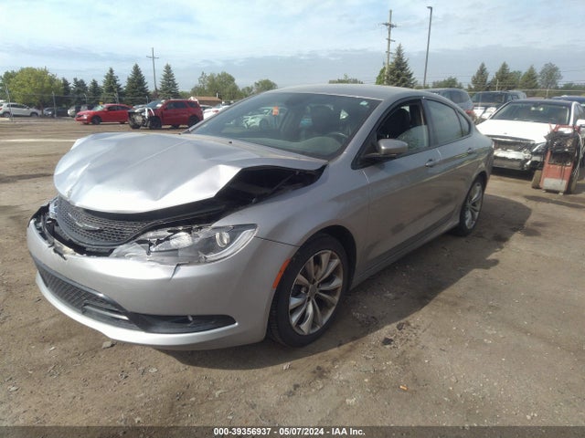 Chrysler 200 S 2015 1C3CCCBB3FN626579 Image 2