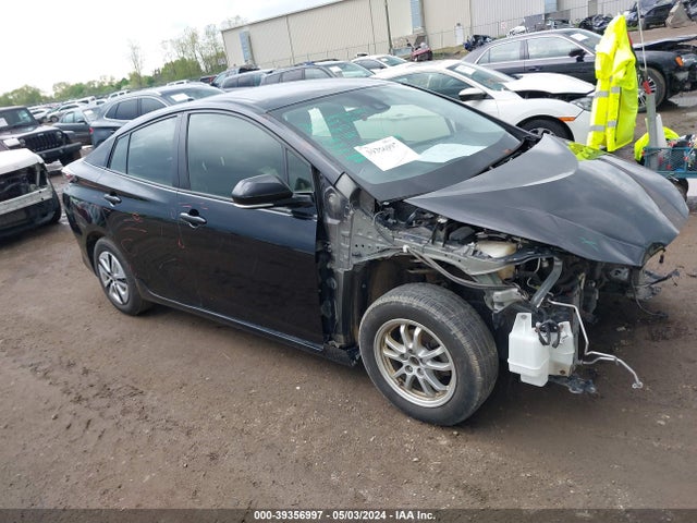 Toyota Prius Two 2017 JTDKBRFU9H3056823 головне зображення