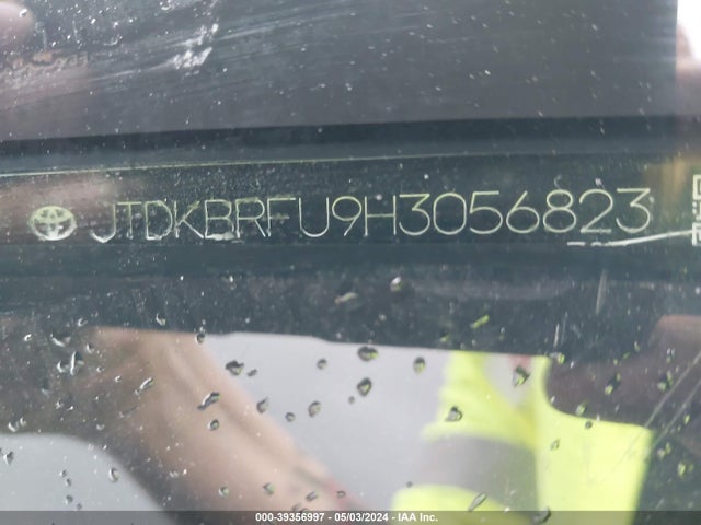 Toyota Prius Two 2017 JTDKBRFU9H3056823 Image 9