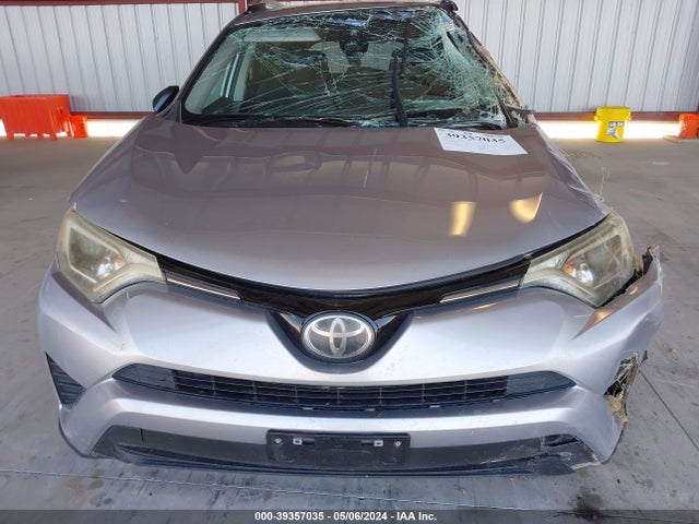 Toyota RAV4 LE 2017 2T3ZFREV2HW358903 Image 12