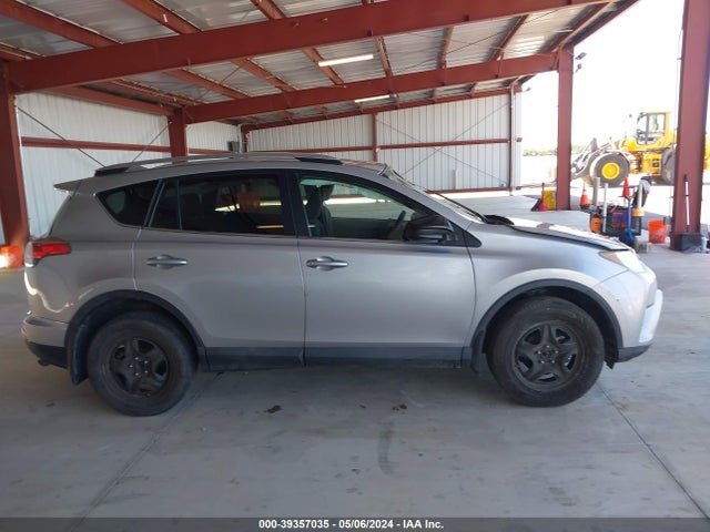Toyota RAV4 LE 2017 2T3ZFREV2HW358903 Image 13