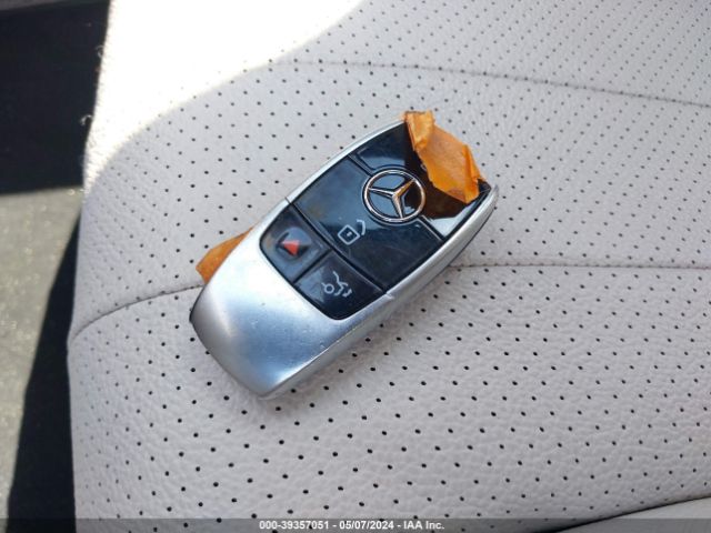 WDDZF4KB0HA068659 Mercedes-Benz E 300 4matic