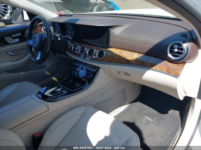 WDDZF4KB0HA068659 Mercedes-Benz E 300 4matic