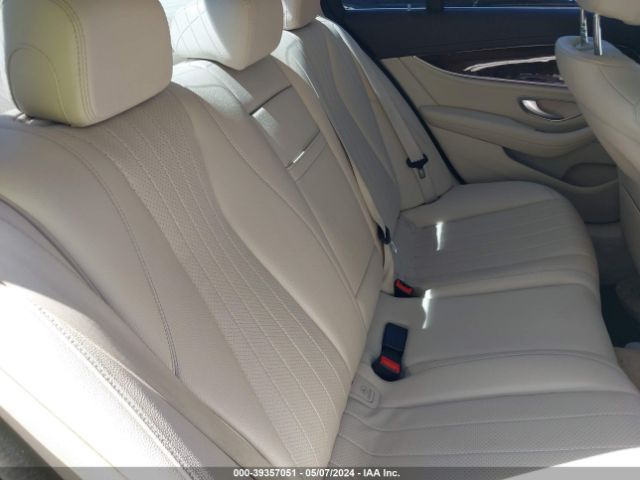 WDDZF4KB0HA068659 Mercedes-Benz E 300 4matic