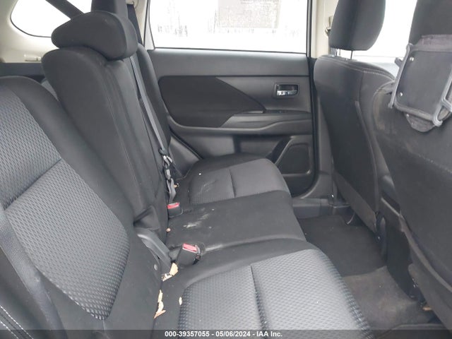Mitsubishi Outlander Se 2017 JA4AZ3A34HZ020306 Image 8