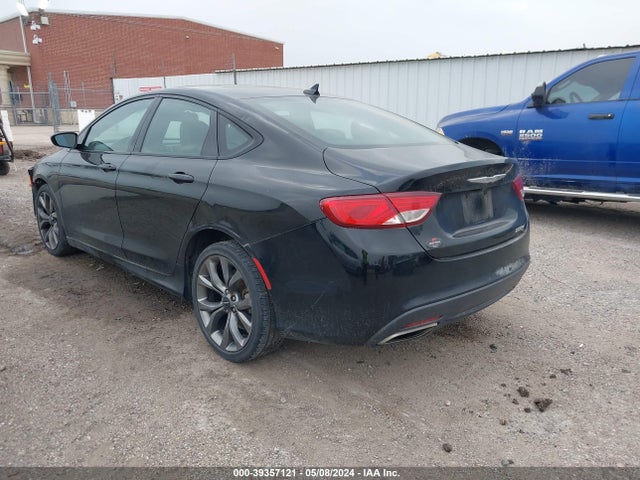 1C3CCCBG2FN640999 Chrysler 200 S
