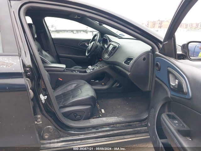 1C3CCCBG2FN640999 Chrysler 200 S