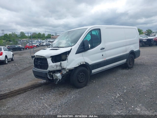 Ford Transit-150 2018 1FTYE1ZM4JKA12223 Image 2