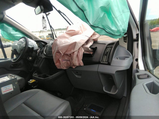 Ford Transit-150 2018 1FTYE1ZM4JKA12223 Image 5