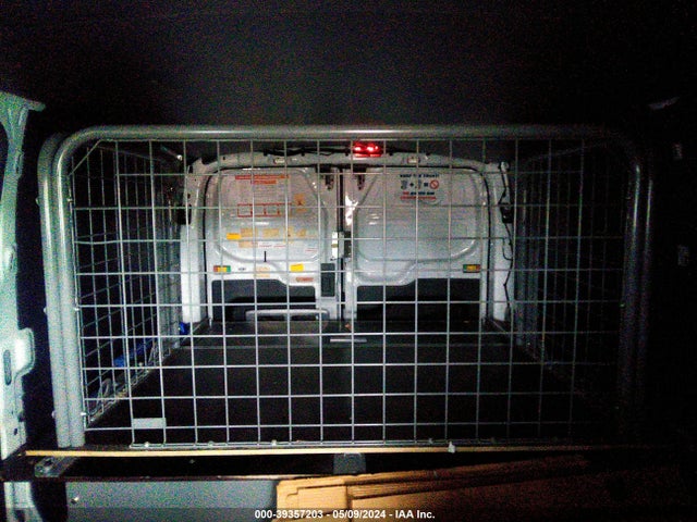 Ford Transit-150 2018 1FTYE1ZM4JKA12223 Image 8
