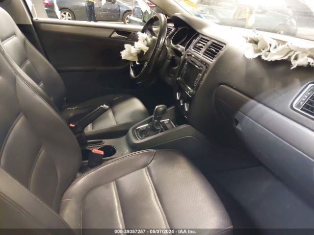 3VWLA7AJ8FM233220 Volkswagen Jetta 2.0l Tdi Se