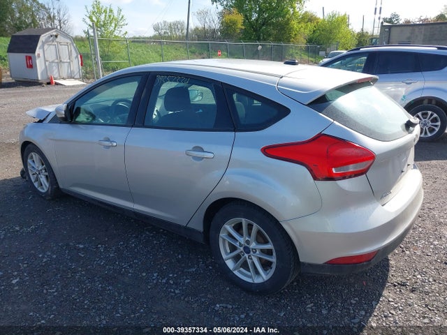 Ford FOCUS SE 2016 1FADP3K26GL345237 Image 3