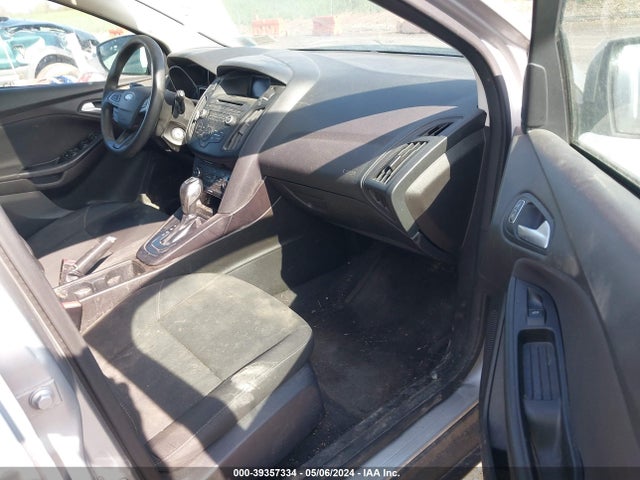 Ford FOCUS SE 2016 1FADP3K26GL345237 Image 5