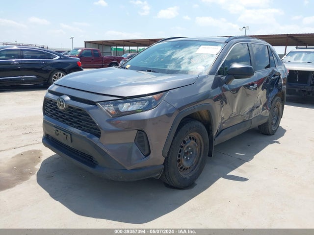 Toyota RAV4 LE 2019 JTMH1RFV6KJ006342 Image 2