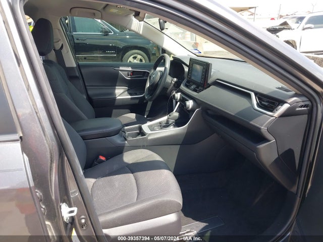 Toyota RAV4 LE 2019 JTMH1RFV6KJ006342 Image 5