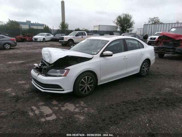 3VWDB7AJ8JM240467 Volkswagen Jetta 1.4t Se/1.4t Wolfsburg Edition