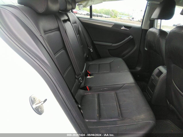 3VWDB7AJ8JM240467 Volkswagen Jetta 1.4t Se/1.4t Wolfsburg Edition