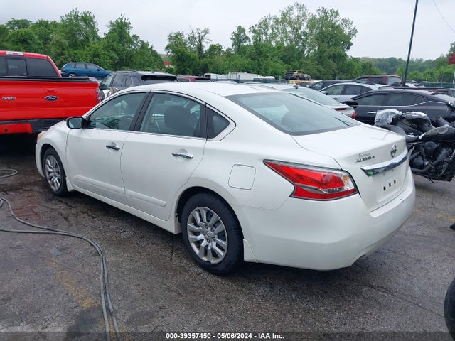 Nissan Altima 2.5 S 2015 1N4AL3AP0FC177749 Image 3