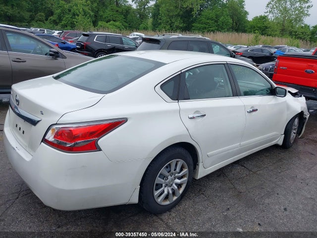 Nissan Altima 2.5 S 2015 1N4AL3AP0FC177749 Image 4