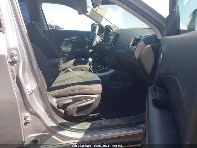 3C4NJCAB7JT145058 Jeep Compass Sport Fwd