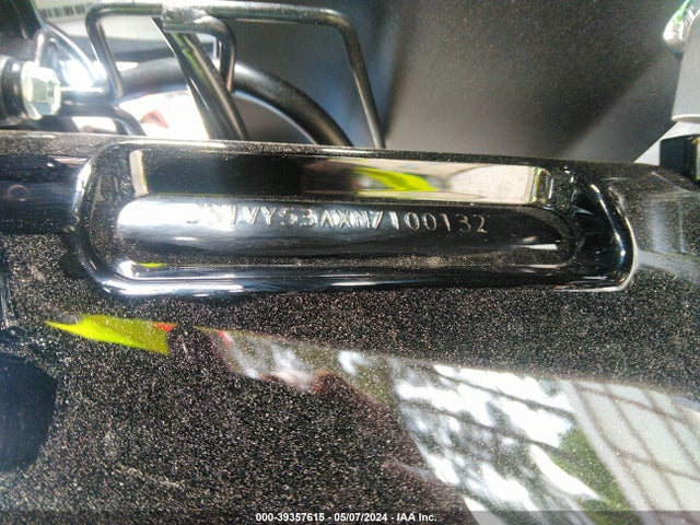 2022 SUZUKI VZR1800 JS1VY53AXN7100132 Photo 9