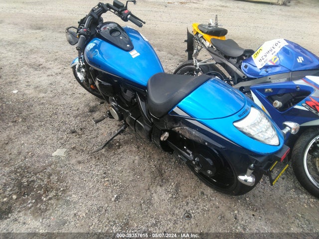 2022 SUZUKI VZR1800 JS1VY53AXN7100132 Photo 2