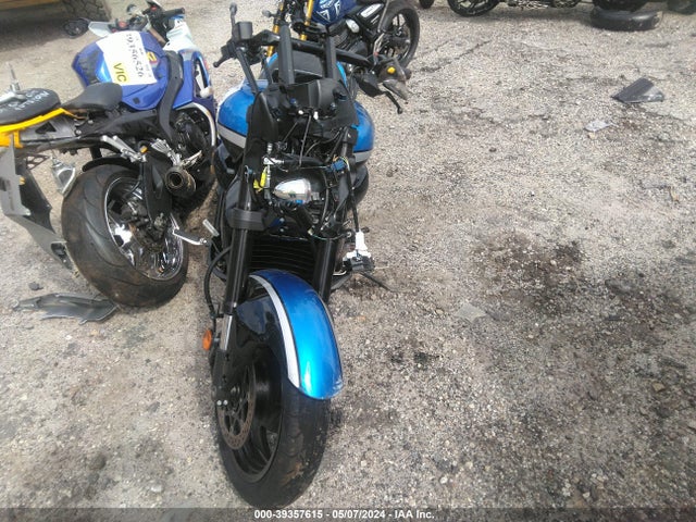 2022 SUZUKI VZR1800 JS1VY53AXN7100132 Photo 4