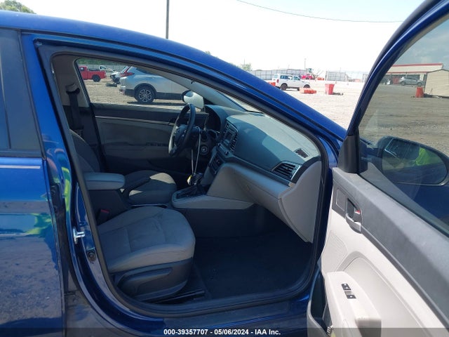 Hyundai ELANTRA SE 2018 5NPD74LF2JH317450 Image 5