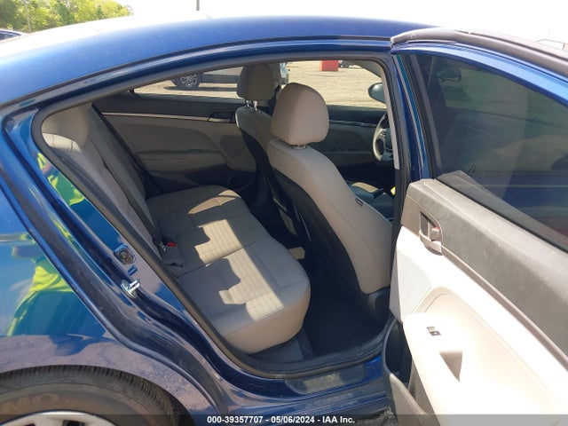 Hyundai ELANTRA SE 2018 5NPD74LF2JH317450 Image 8