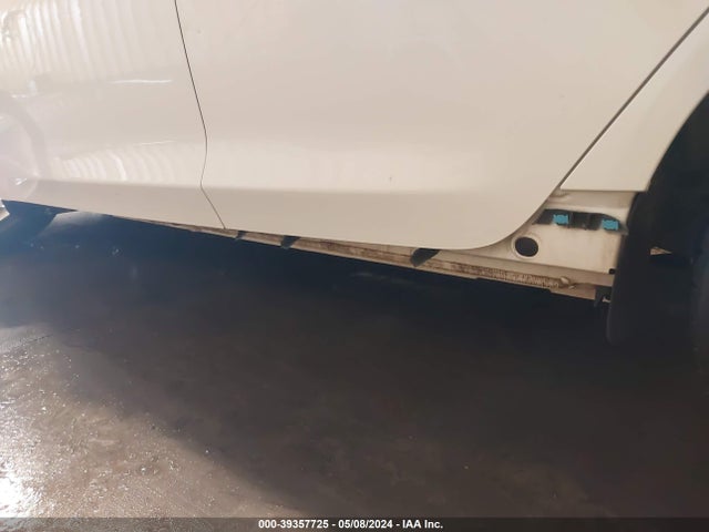 Chrysler 200 C 2015 1C3CCCCB2FN746324 Image 18