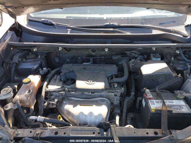 Toyota RAV4 LE 2014 JTMZFREV8EJ002630 Image 10