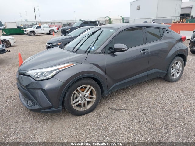 Toyota C-HR LE 2021 JTNKHMBX8M1096331 Image 2