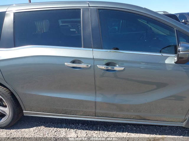 Honda Odyssey Touring 2018 5FNRL6H80JB003673 Image 14