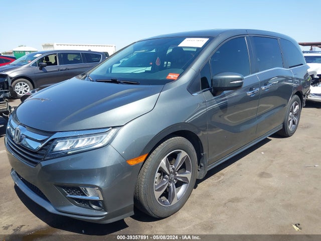 Honda Odyssey Touring 2018 5FNRL6H80JB003673 Image 2