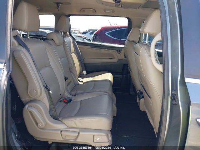 Honda Odyssey Touring 2018 5FNRL6H80JB003673 Image 8