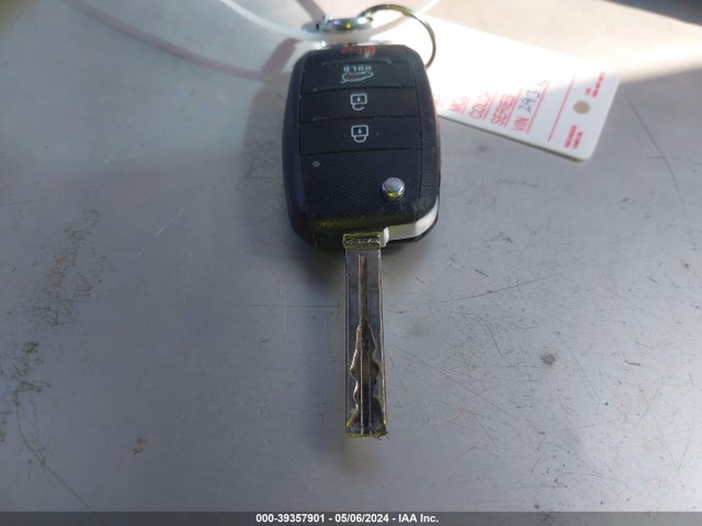 KIA Soul 2016 KNDJN2A22G7293161 Image 11