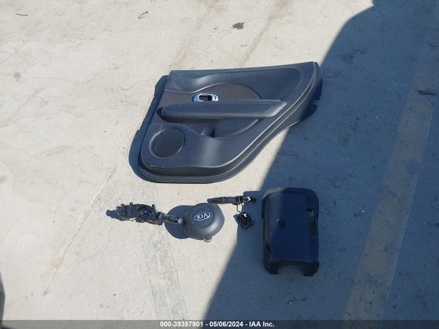 KIA Soul 2016 KNDJN2A22G7293161 Image 12