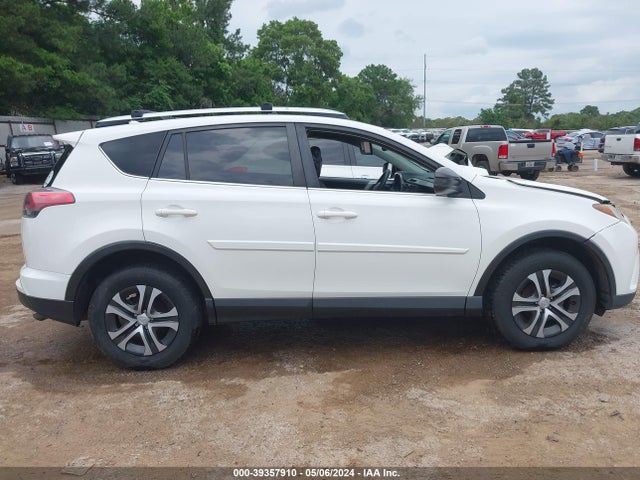 Toyota RAV4 LE 2016 JTMZFREV4GJ094404 Image 13