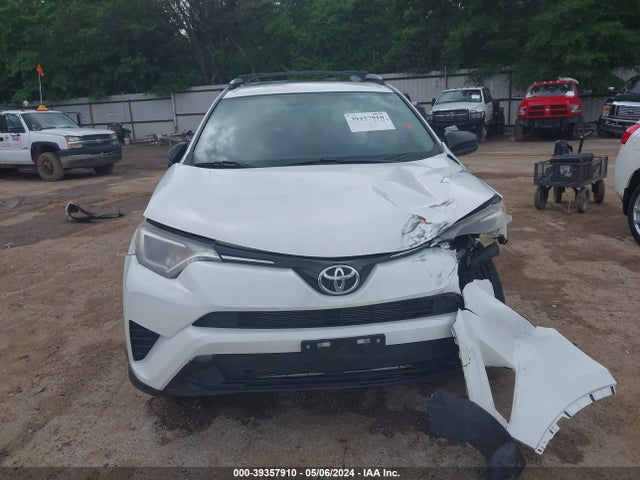 Toyota RAV4 LE 2016 JTMZFREV4GJ094404 Image 17