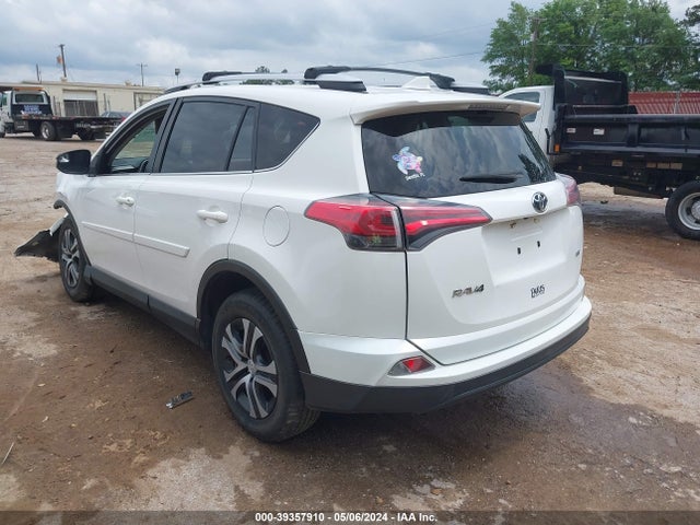 Toyota RAV4 LE 2016 JTMZFREV4GJ094404 Image 3