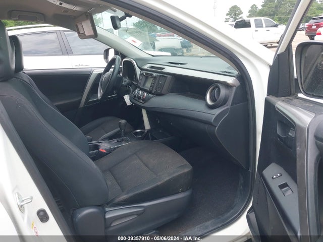 Toyota RAV4 LE 2016 JTMZFREV4GJ094404 Image 5