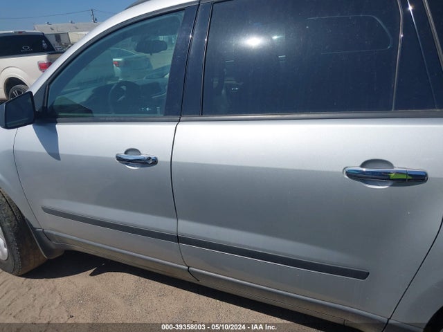 Chevrolet Traverse Ls 2017 1GNKRFKD1HJ140556 Image 14