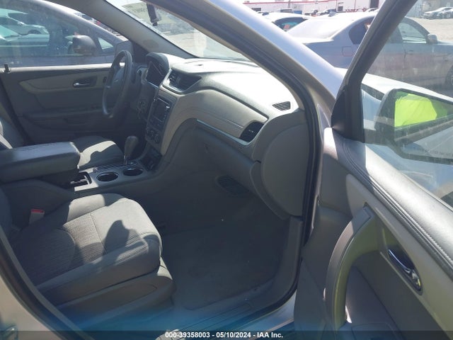Chevrolet Traverse Ls 2017 1GNKRFKD1HJ140556 Image 5