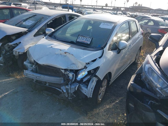 Honda FIT LX 2016 JHMGK5H50GX040987 Image 2