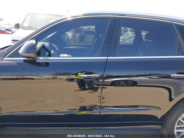 Audi Q5 2.0t Premium 2017 WA1M2AFP4HA093952 Image 15