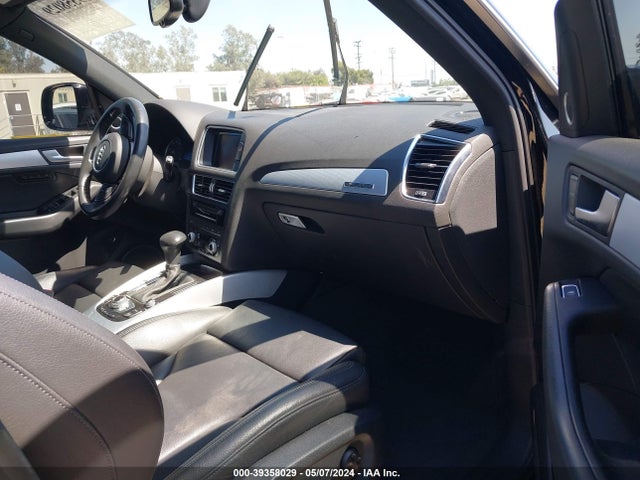 Audi Q5 2.0t Premium 2017 WA1M2AFP4HA093952 Image 5