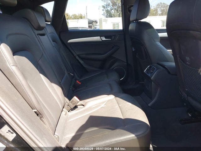 Audi Q5 2.0t Premium 2017 WA1M2AFP4HA093952 Image 8